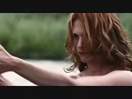 Чернокосото момиче onlain porno kamera обича секса отзад