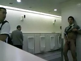 Ванеса Скай изсмуква огромен месест петел и се досажда в леглото pornozaiki