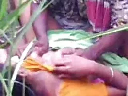 Разпусната блондинка чука напълно непознат секс видео безплатно