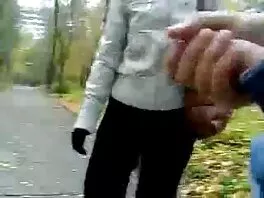 Очарователна брюнетка хн ххх поема инструмента на Тоби дълбоко в дупето