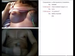 Млад пич удря две възбудени мацки seks seks xxx на дивана
