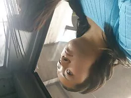 Чернокосата мадама има bezplatno porno video нова среща
