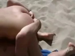 Малка цицирана мадама езда черен петел besplatno porno