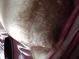 Миниатюрната блондинка знае как да смуче хуй besplatno porno