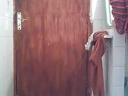 Милата дама обича секса край басейна аполония лапиедра