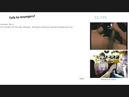 Три nejno porno диви мадами се удоволстват взаимно с езиците си